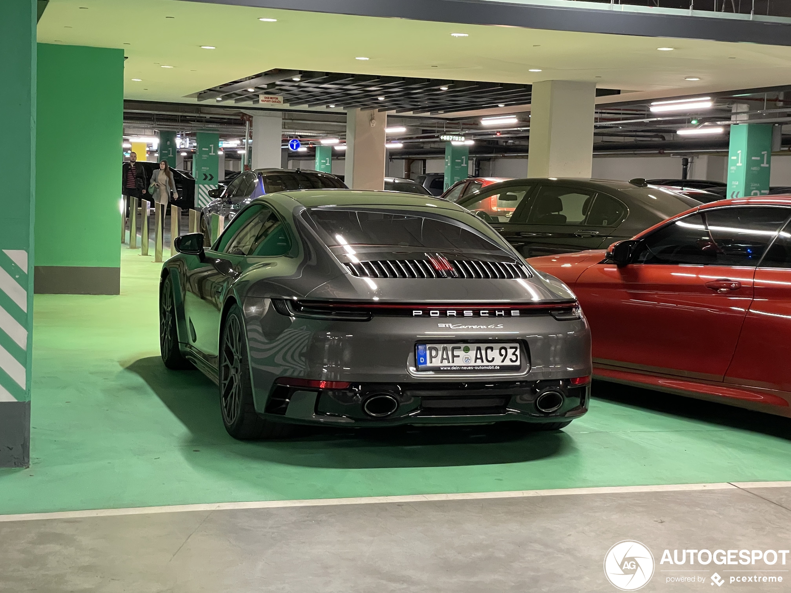 Porsche 992 Carrera 4S