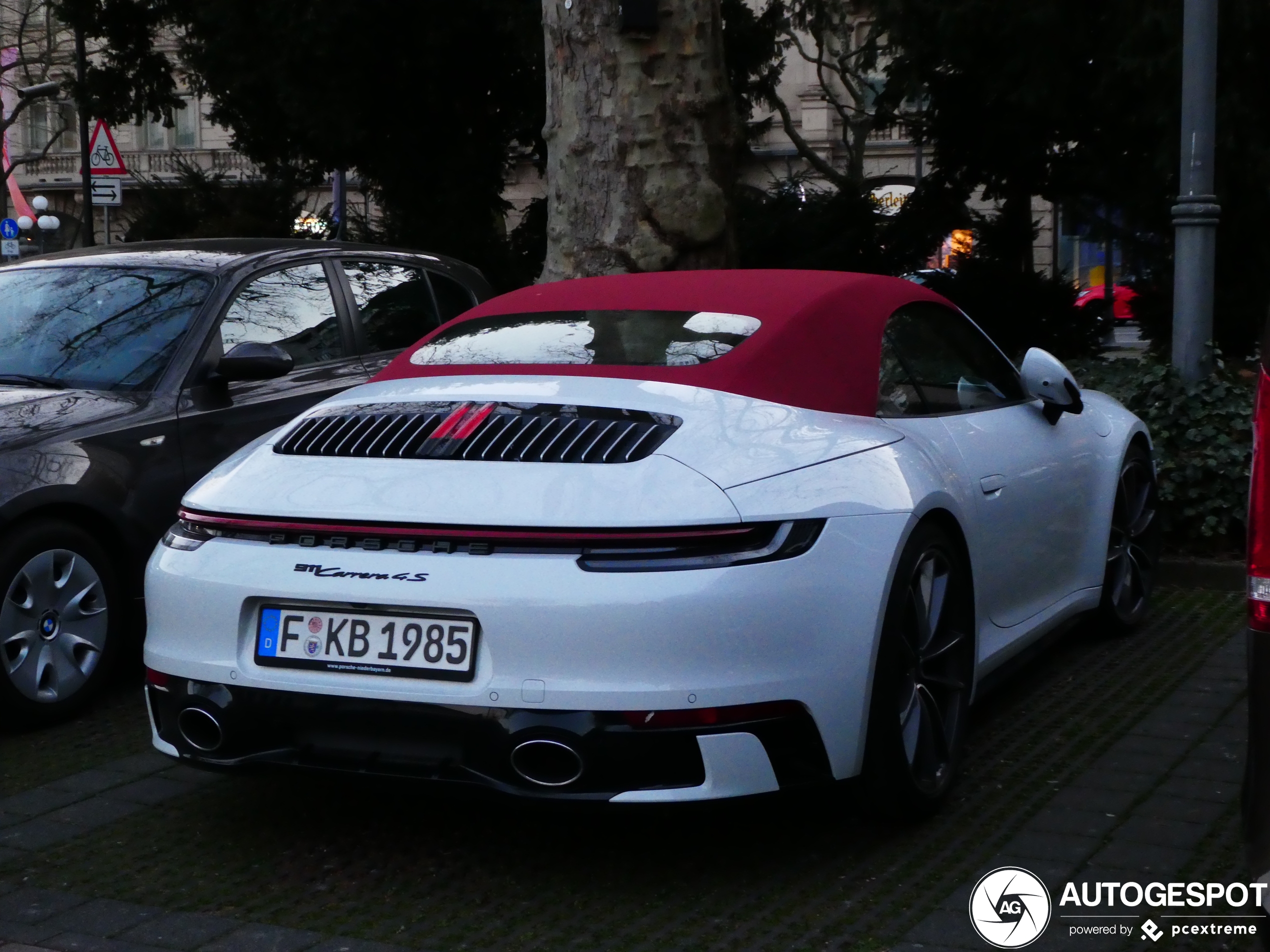 Porsche 992 Carrera 4S Cabriolet