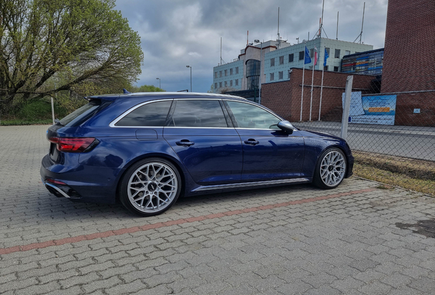 Audi RS4 Avant B9