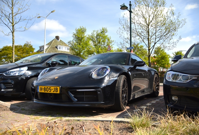 Porsche 992 Carrera 4S