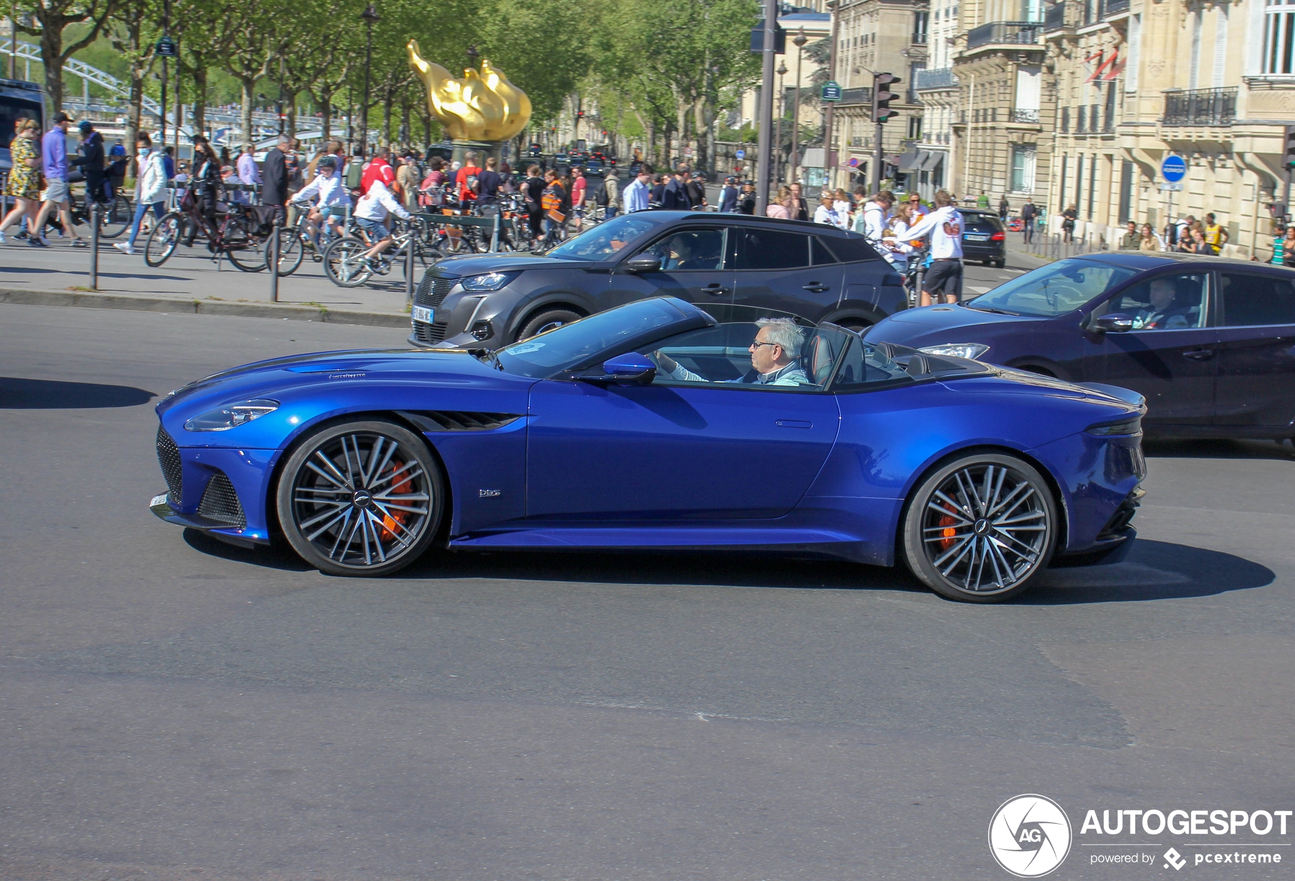 Aston Martin DBS Superleggera Volante