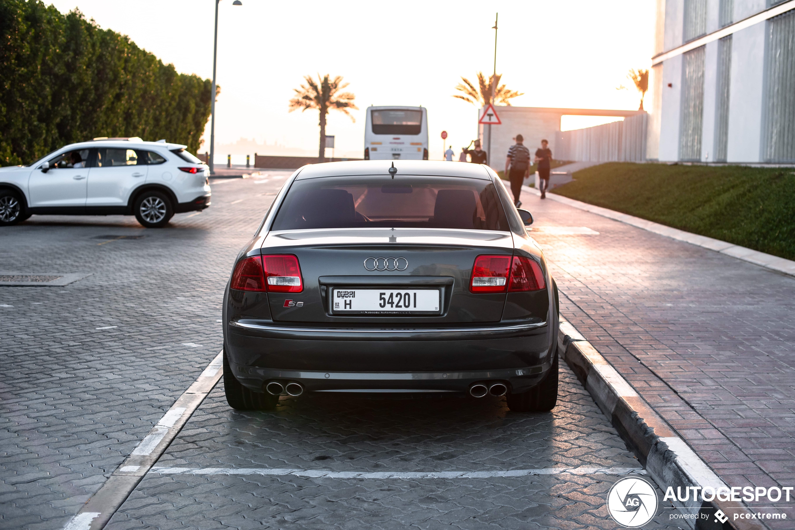 Audi S8 D3