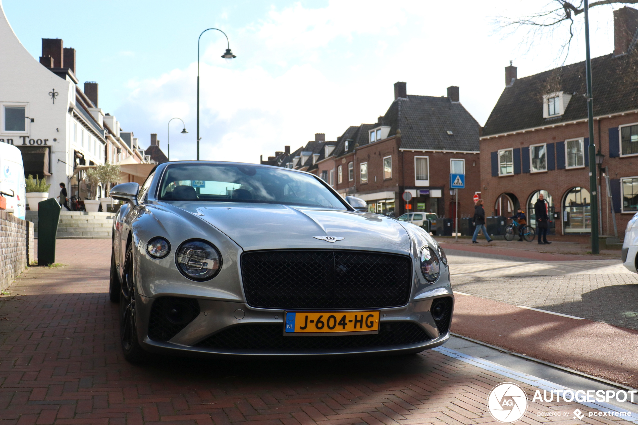 Bentley Continental GTC V8 2020