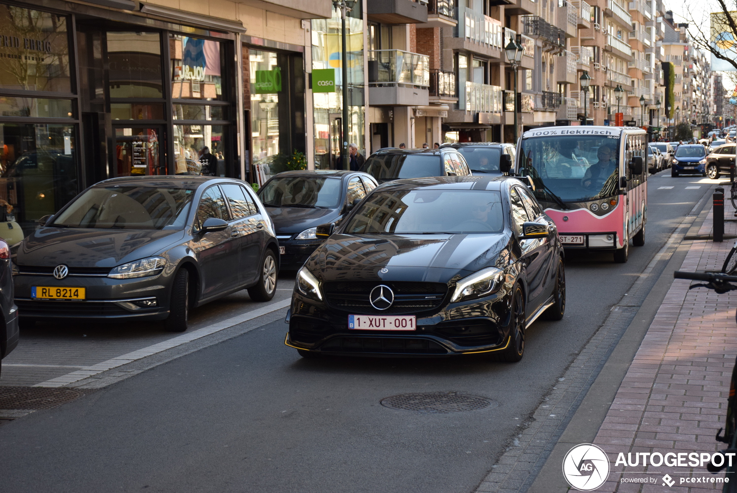 Mercedes-AMG A 45 W176 Yellow Night Edition