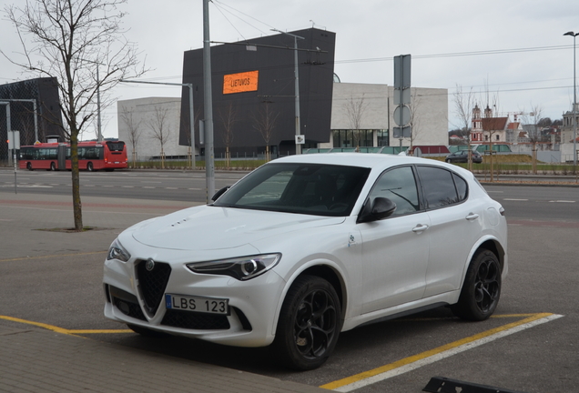 Alfa Romeo Stelvio Quadrifoglio 2020