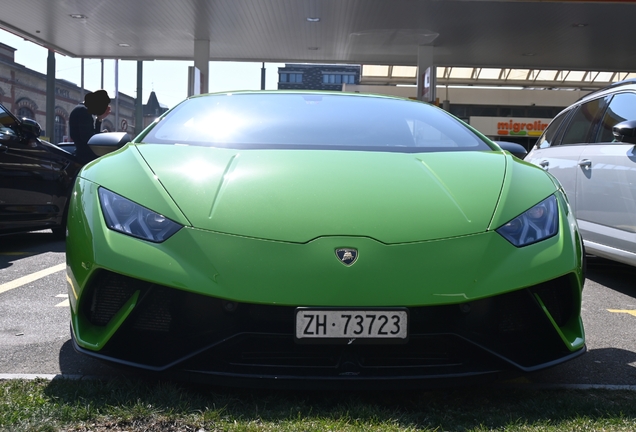 Lamborghini Huracán LP640-4 Performante