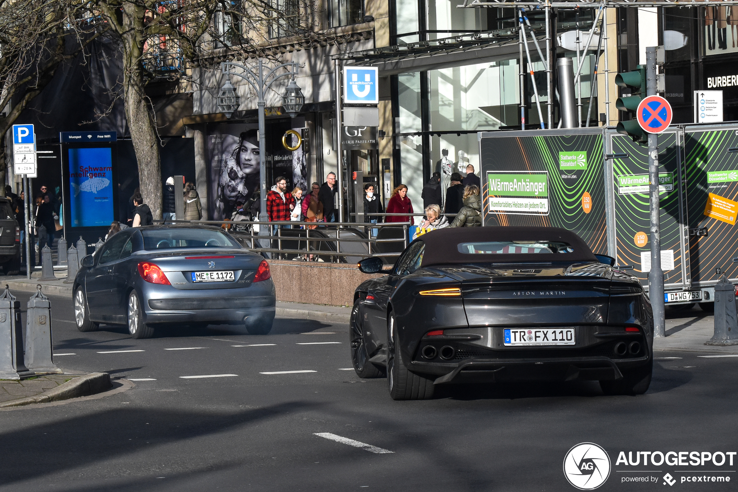 Aston Martin DBS Superleggera Volante