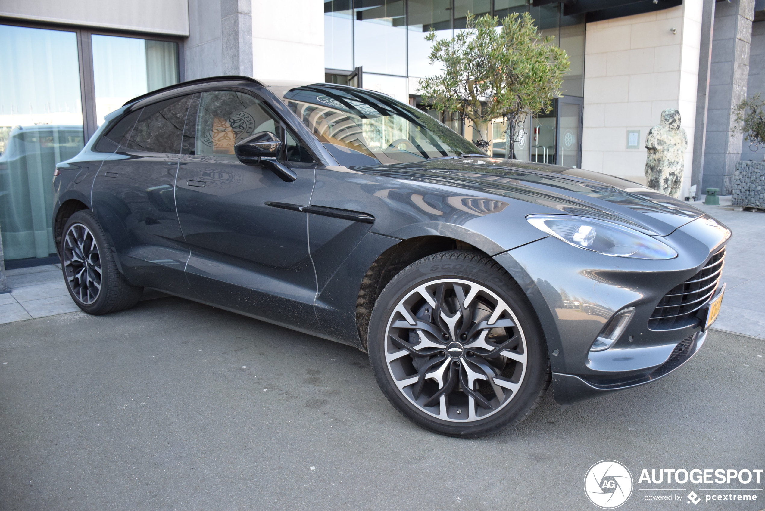 Aston Martin DBX