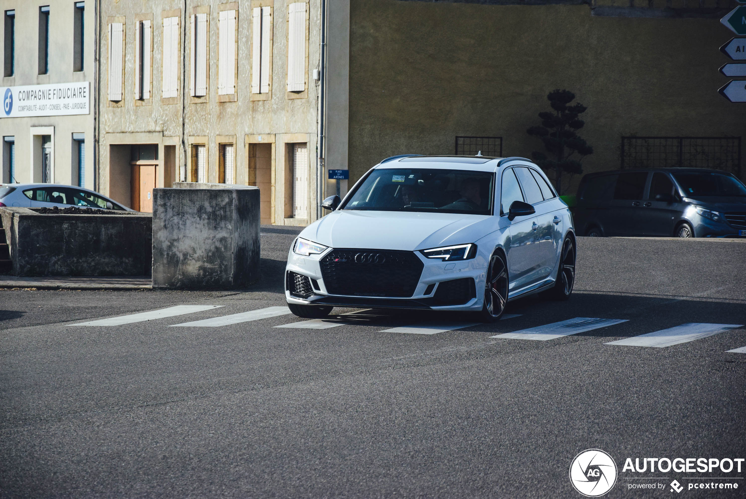 Audi RS4 Avant B9