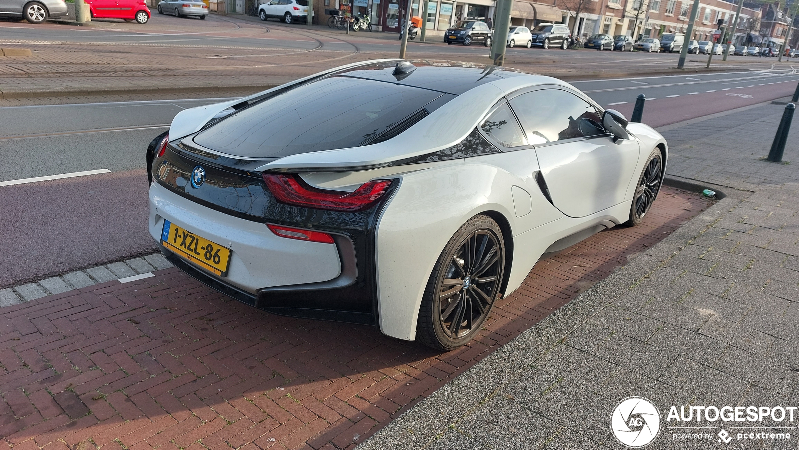 BMW i8