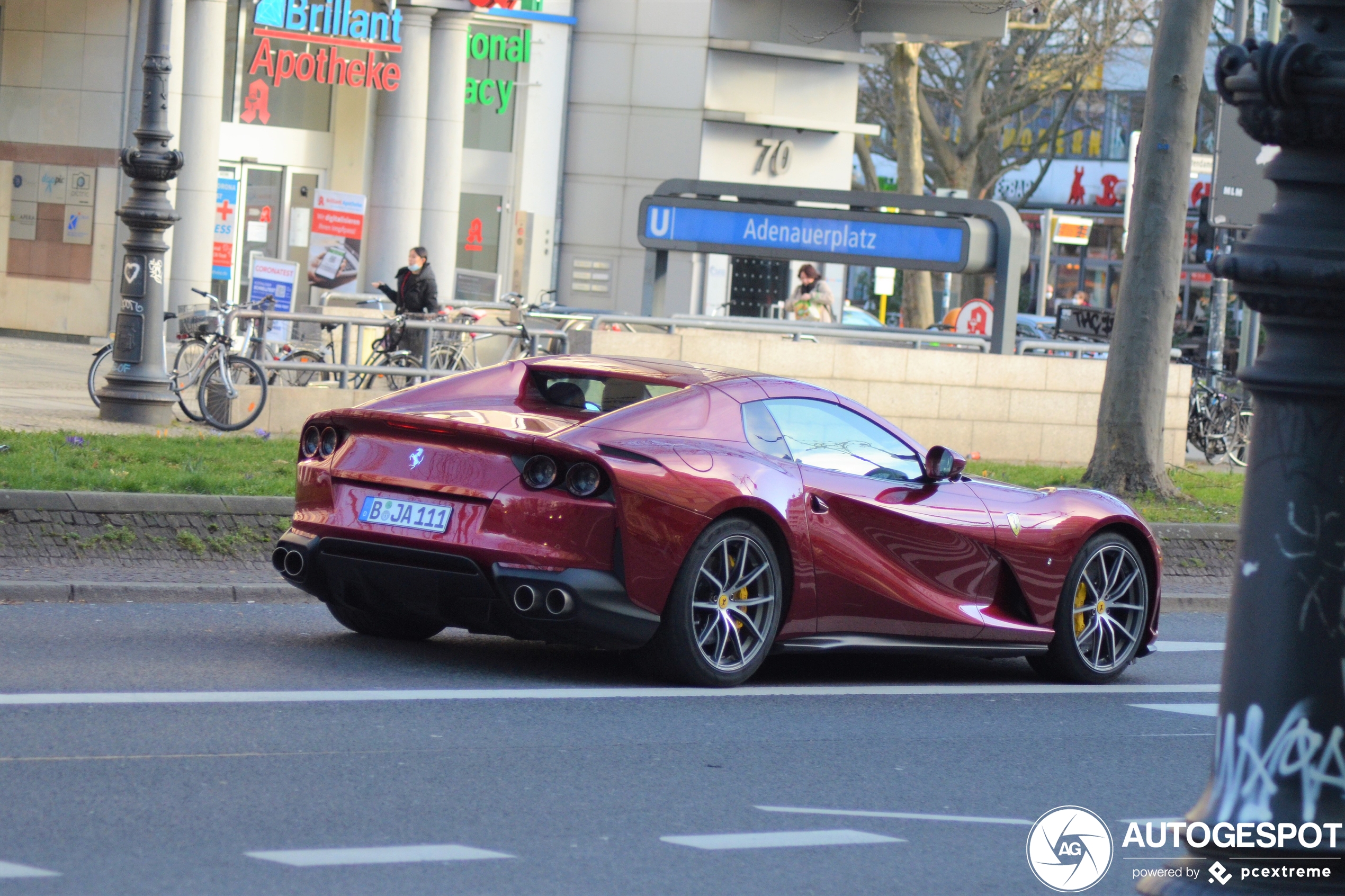 Ferrari 812 GTS