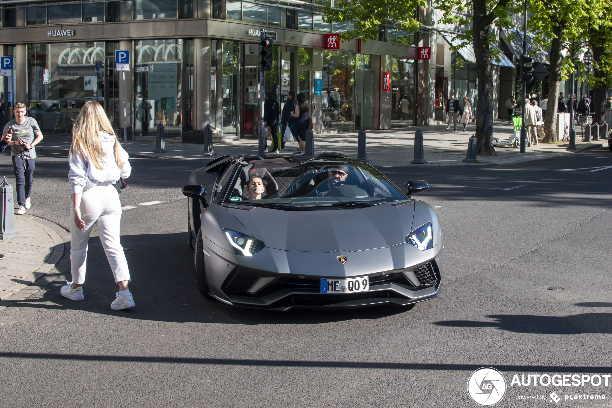 Lamborghini Aventador S LP740-4 Roadster