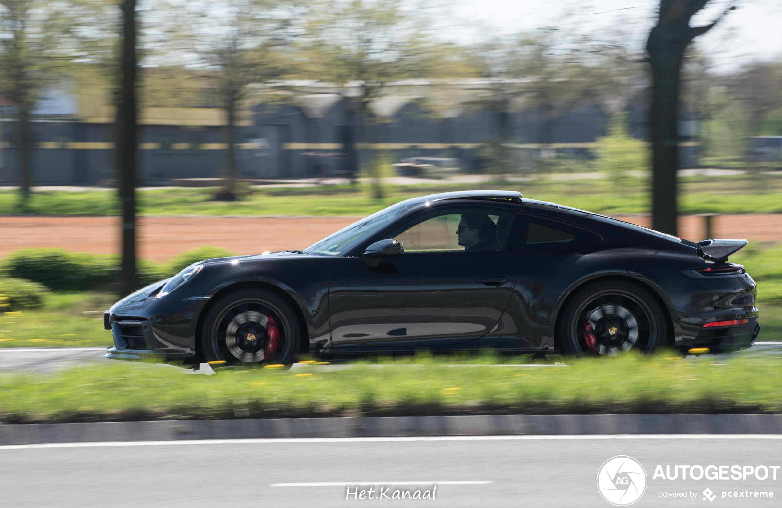 Porsche 992 Carrera 4S