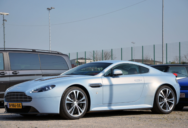 Aston Martin V12 Vantage