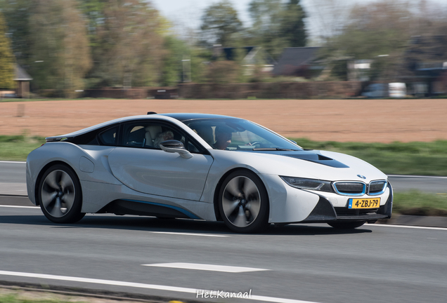 BMW i8