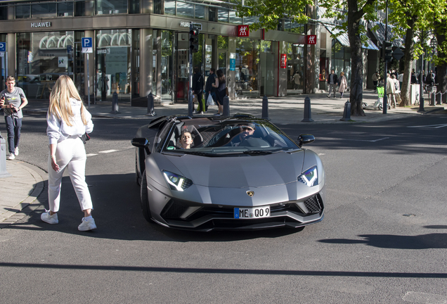 Lamborghini Aventador S LP740-4 Roadster