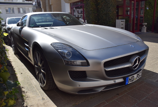 Mercedes-Benz SLS AMG