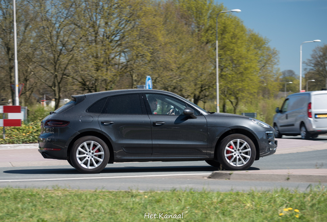 Porsche 95B Macan GTS