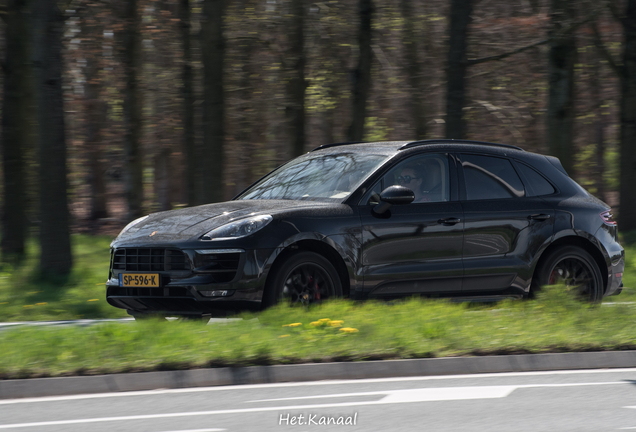 Porsche 95B Macan GTS