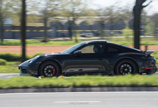 Porsche 992 Carrera 4S