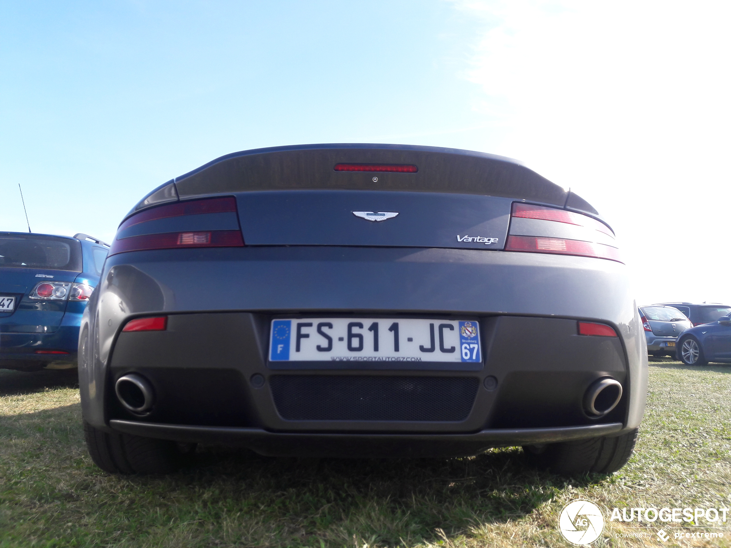 Aston Martin V8 Vantage 2012