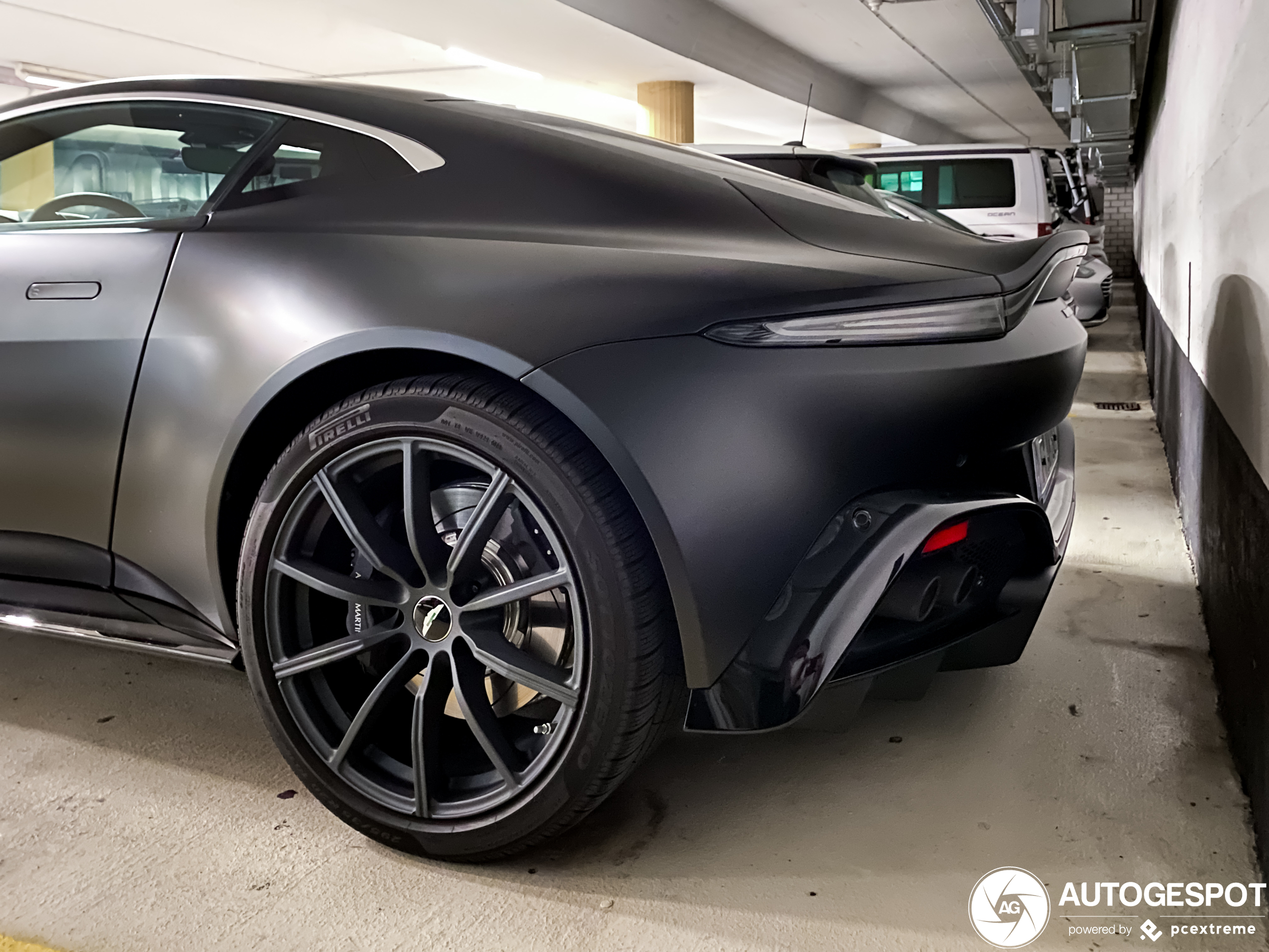 Aston Martin V8 Vantage 2018