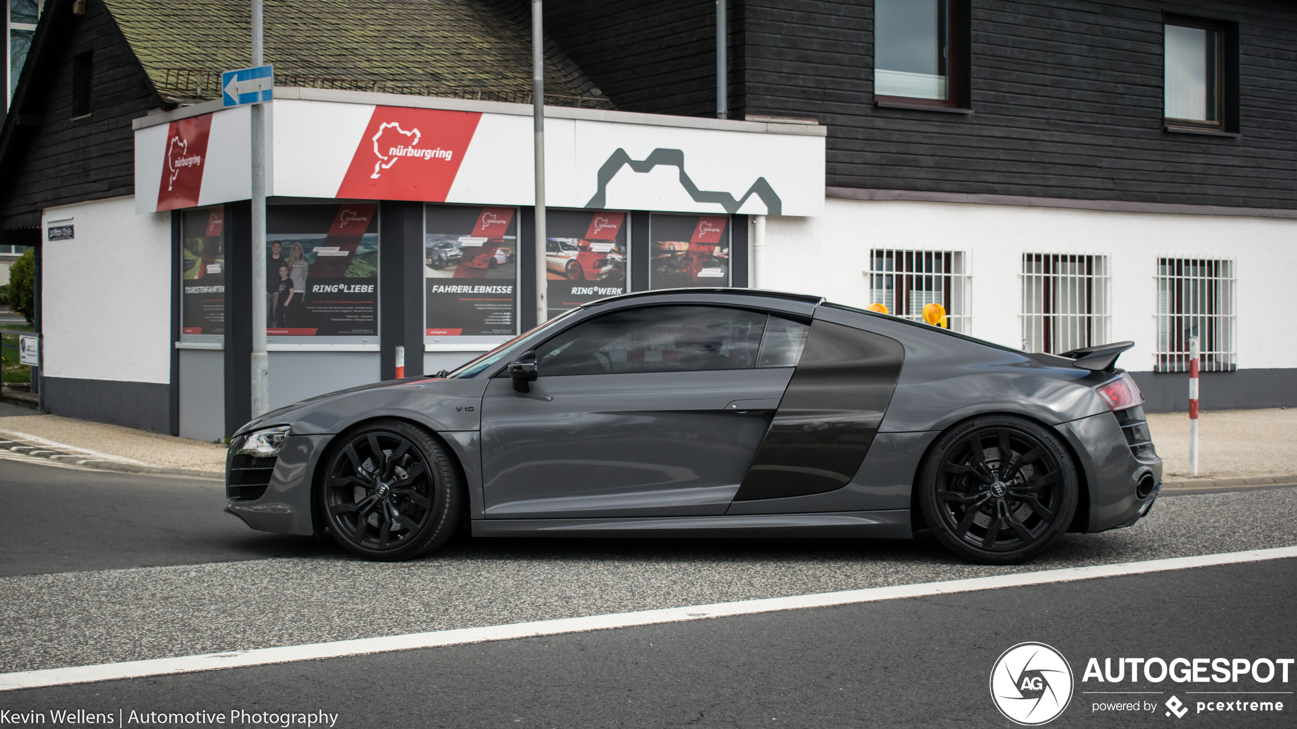 Audi R8 V10