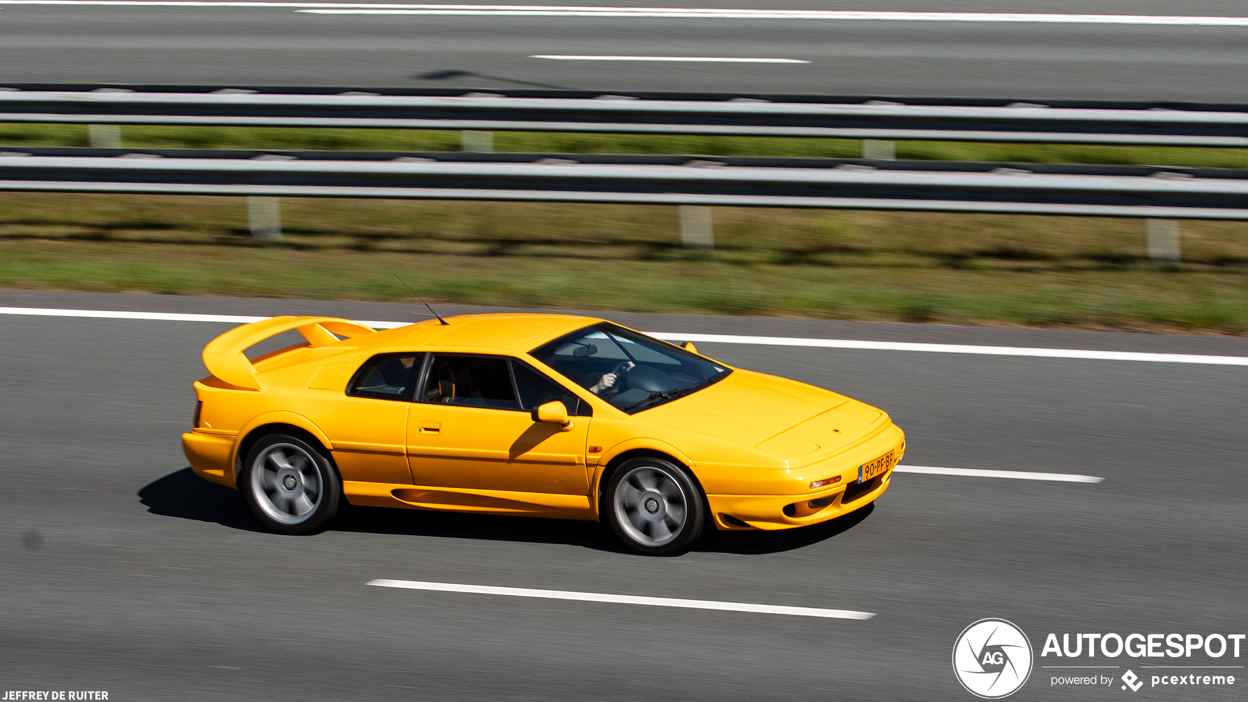 Lotus Esprit V8 SE