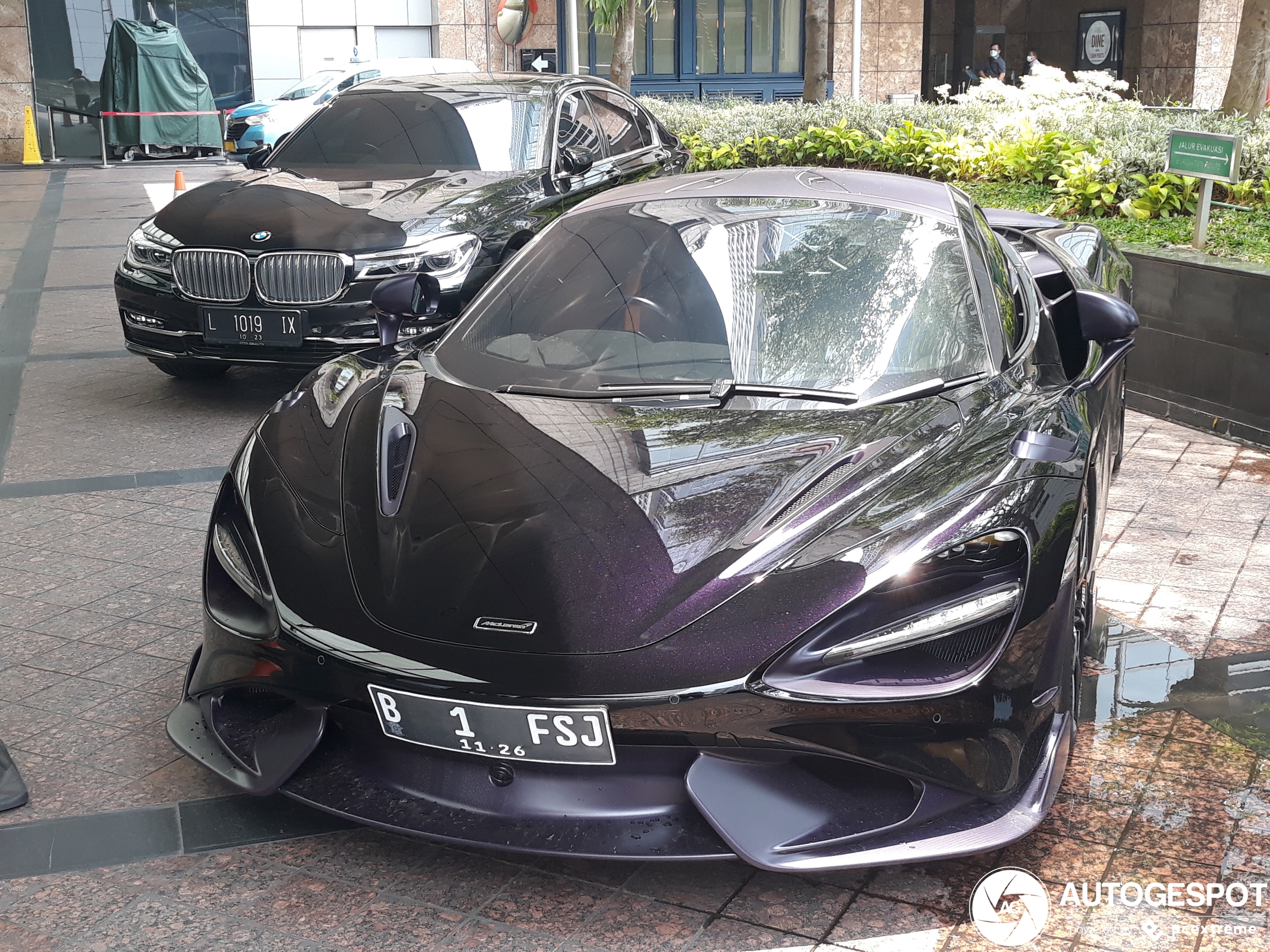 McLaren 765LT