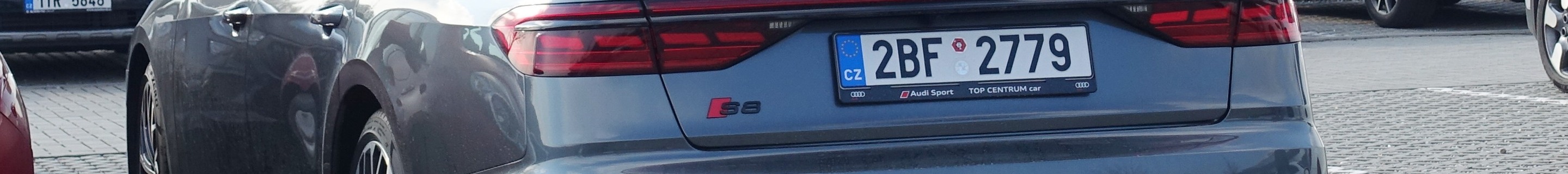 Audi S8 D5