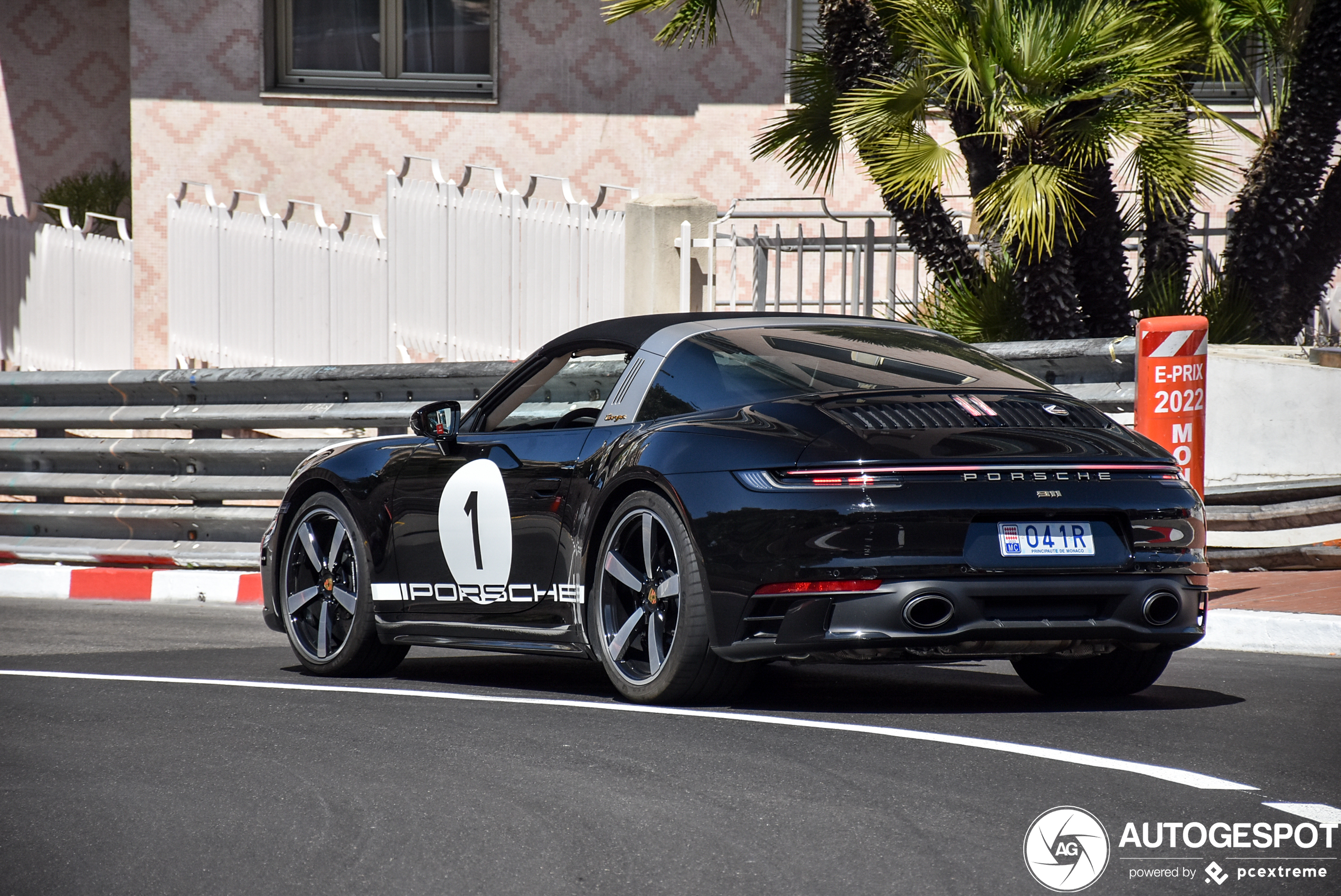 Porsche 992 Targa 4S Heritage Design Edition