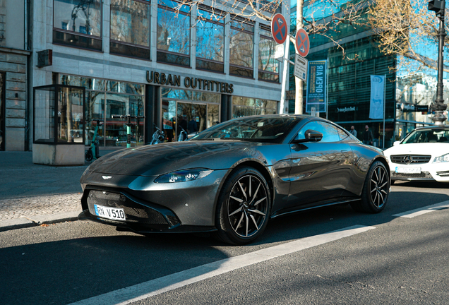 Aston Martin V8 Vantage 2018