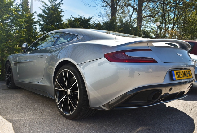 Aston Martin Vanquish 2013