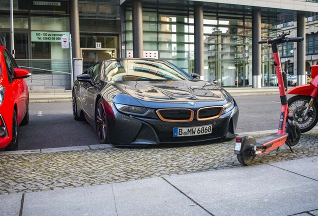 BMW i8 Roadster Ultimate Sophisto Edition