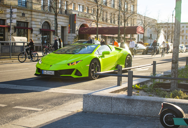 Lamborghini Huracán LP640-4 EVO Spyder