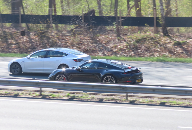 Porsche 992 Carrera 4S