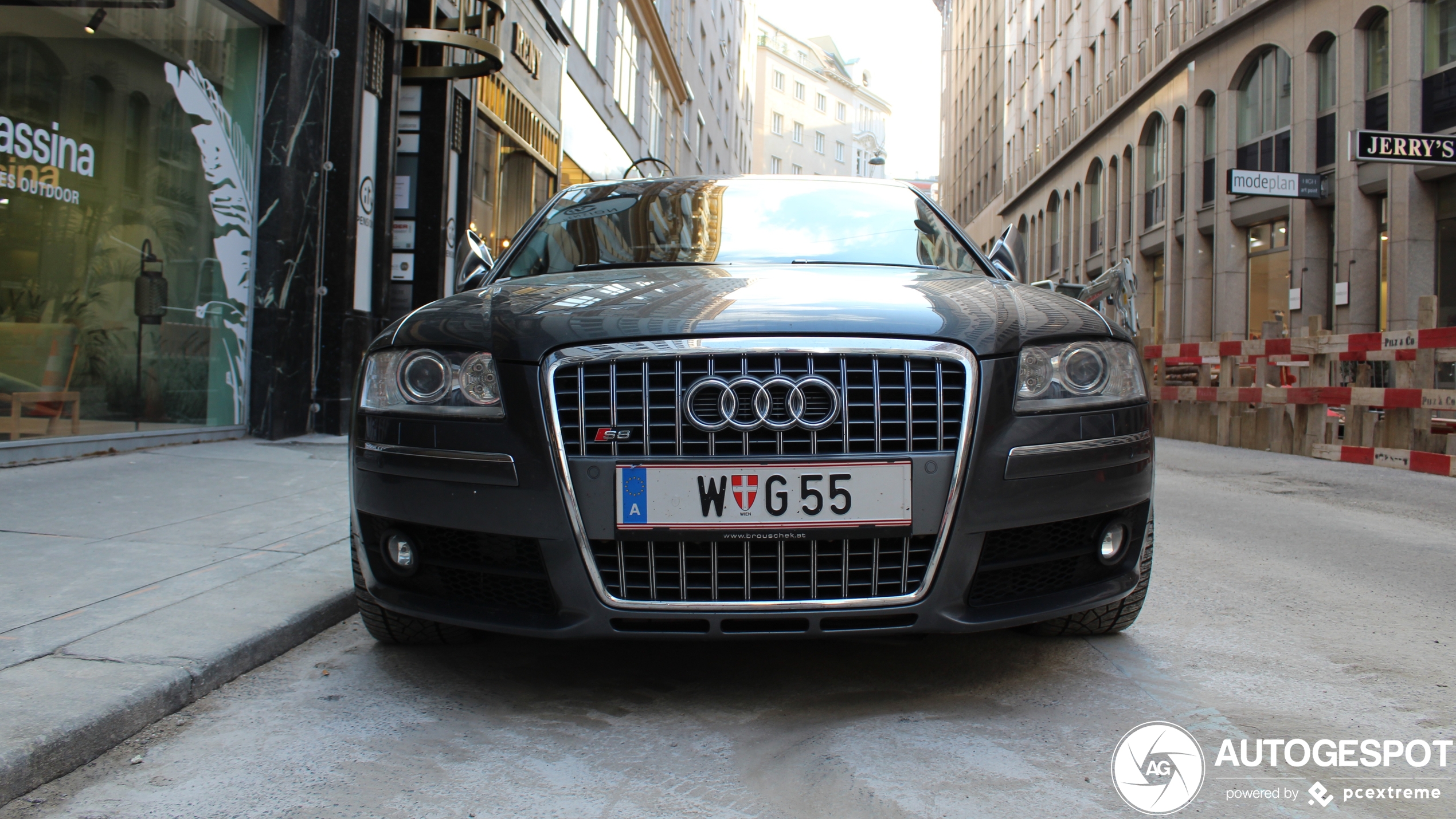 Audi S8 D3