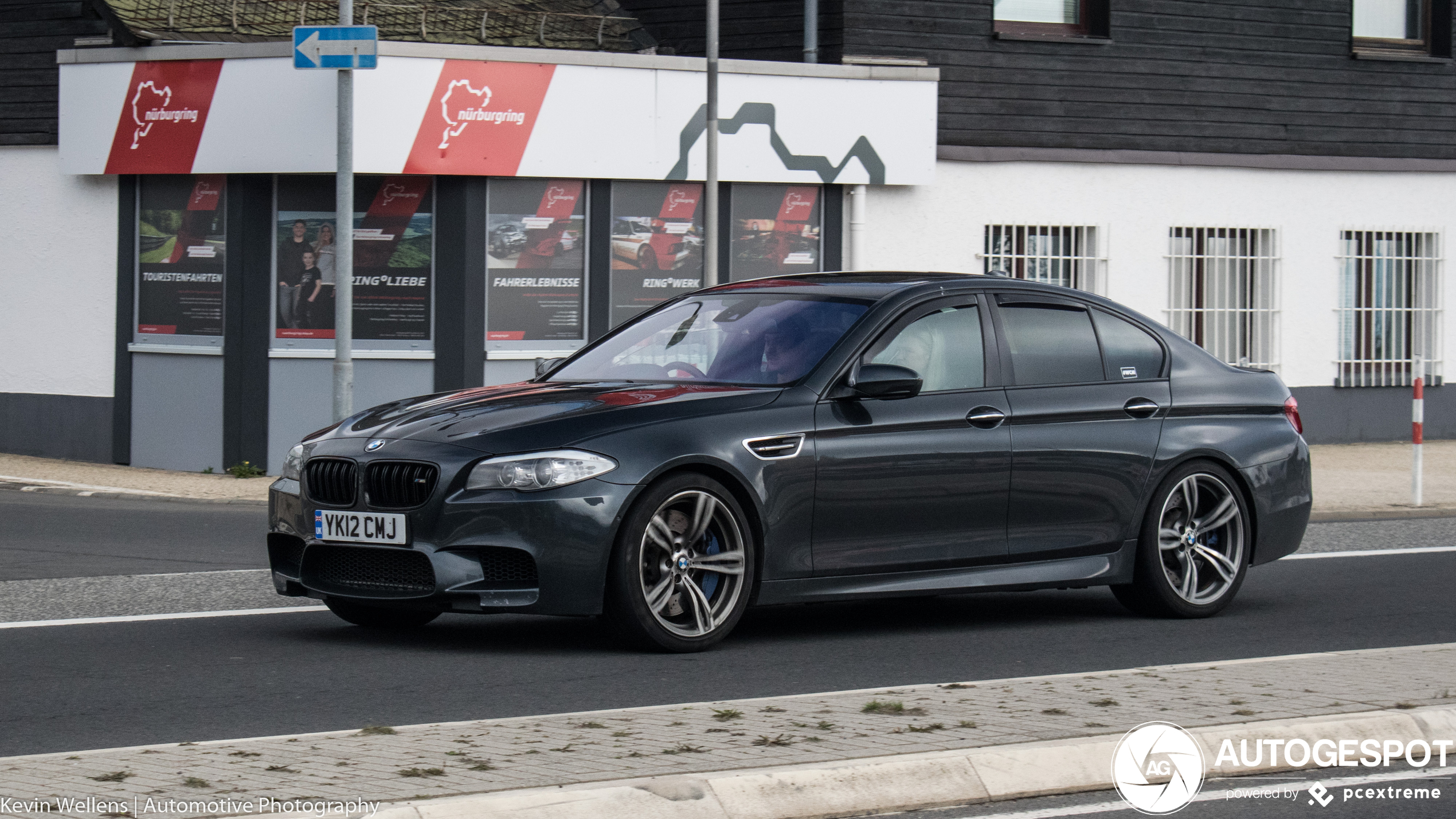 BMW M5 F10 2011