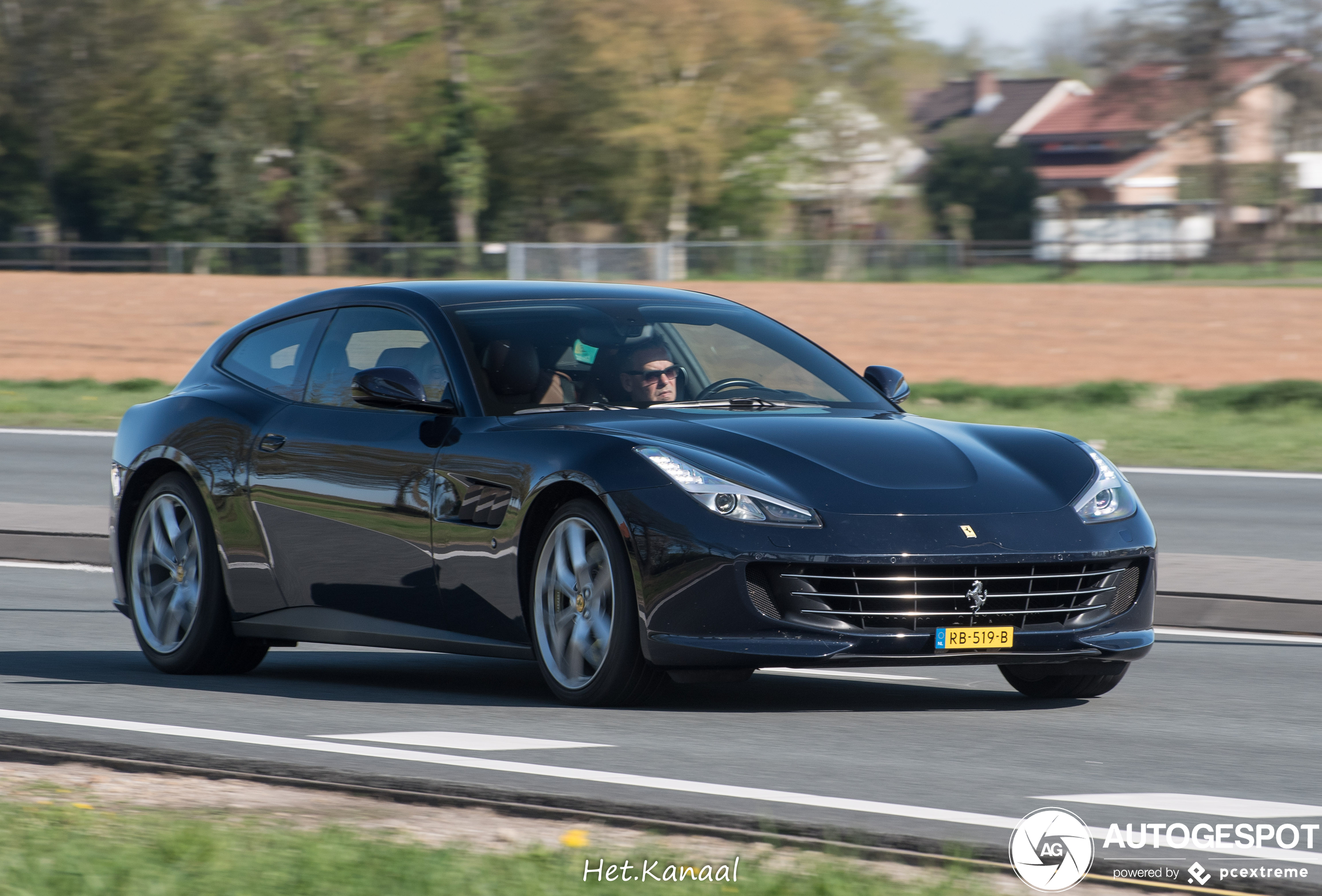 Ferrari GTC4Lusso T