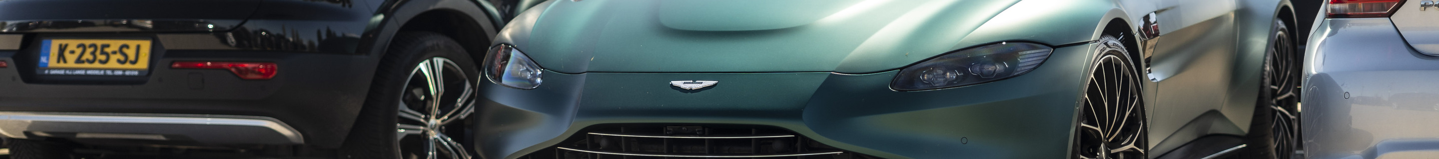 Aston Martin V8 Vantage Formula 1 Edition Roadster