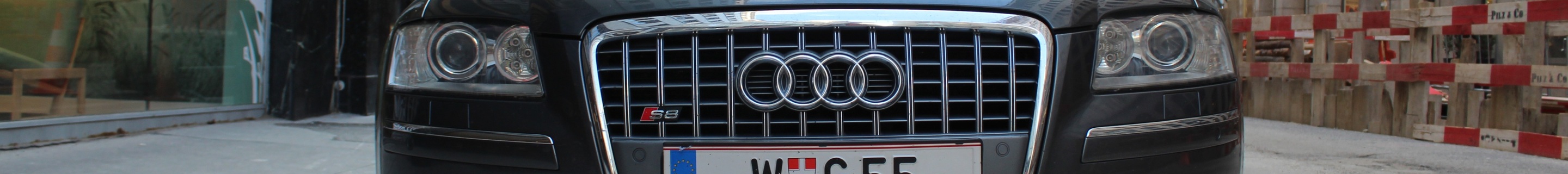 Audi S8 D3