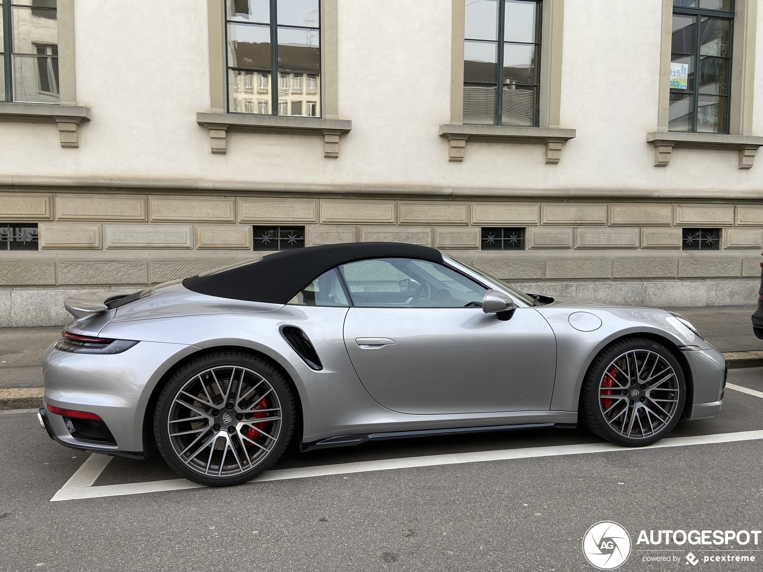 Porsche 992 Turbo Cabriolet