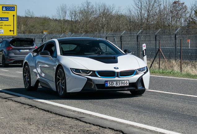 BMW i8