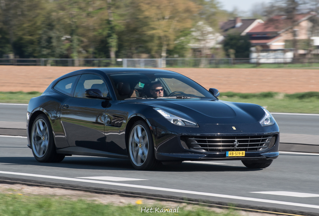 Ferrari GTC4Lusso T