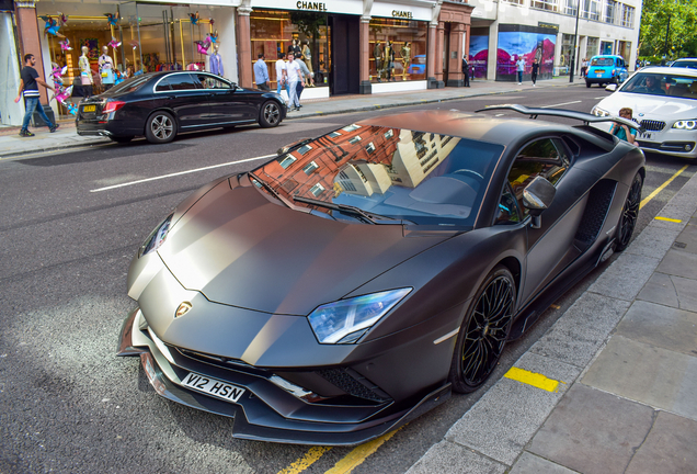 Lamborghini Aventador S LP740-4 Nero Design