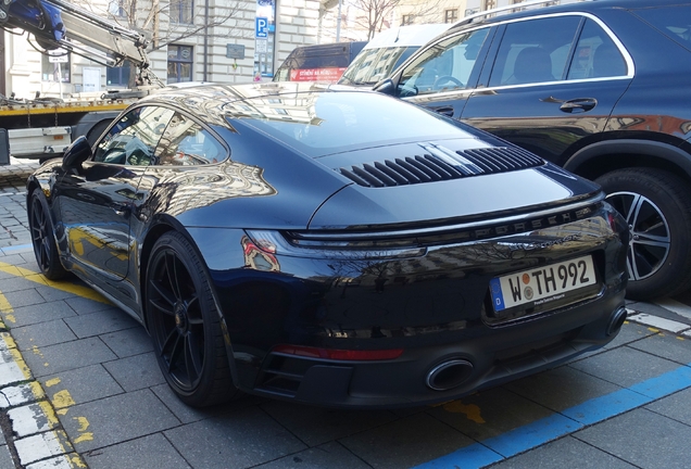 Porsche 992 Carrera GTS