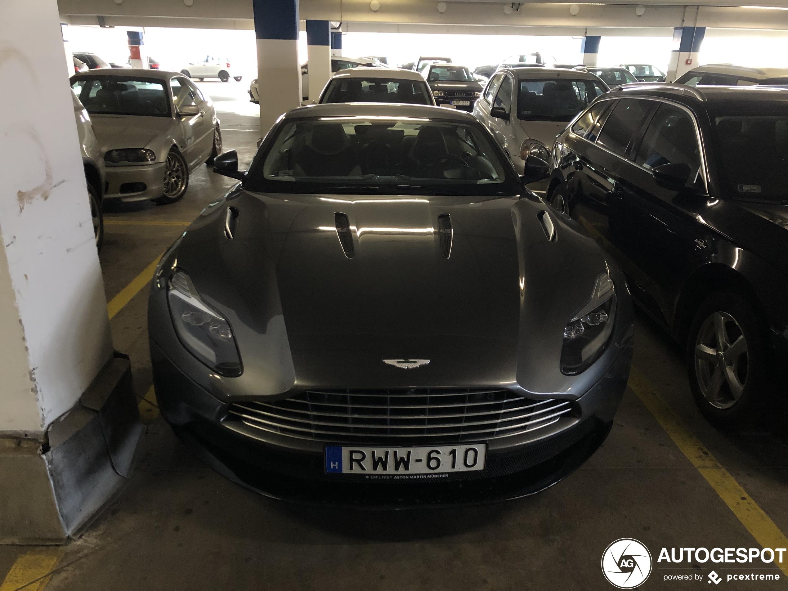 Aston Martin DB11