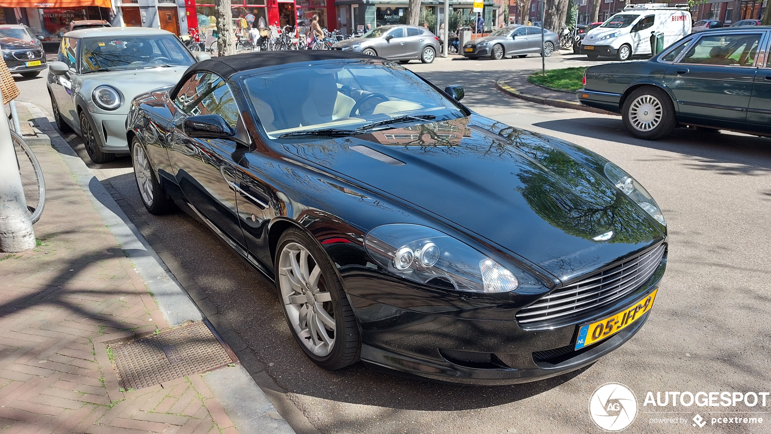 Aston Martin DB9 Volante