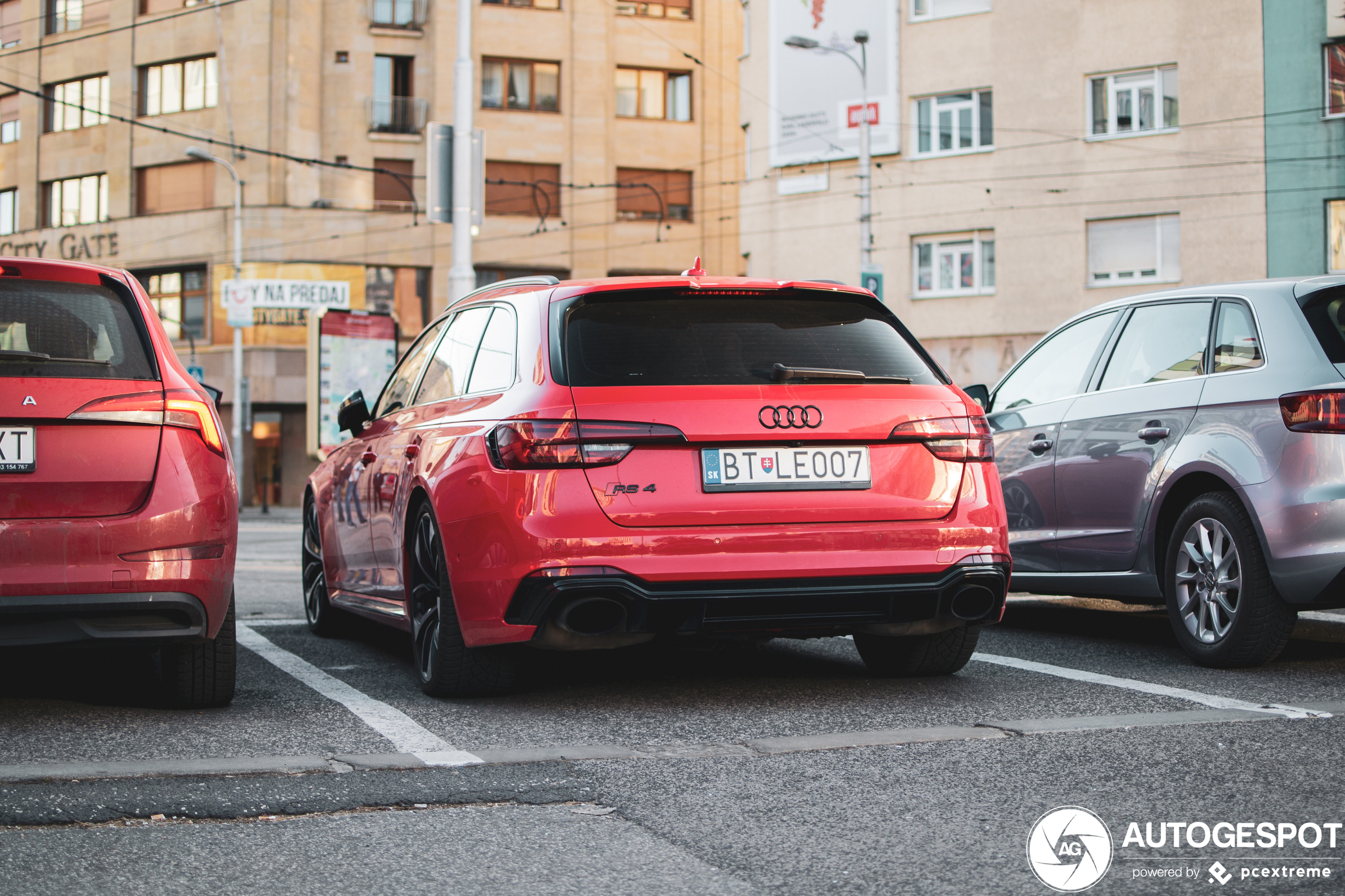 Audi RS4 Avant B9