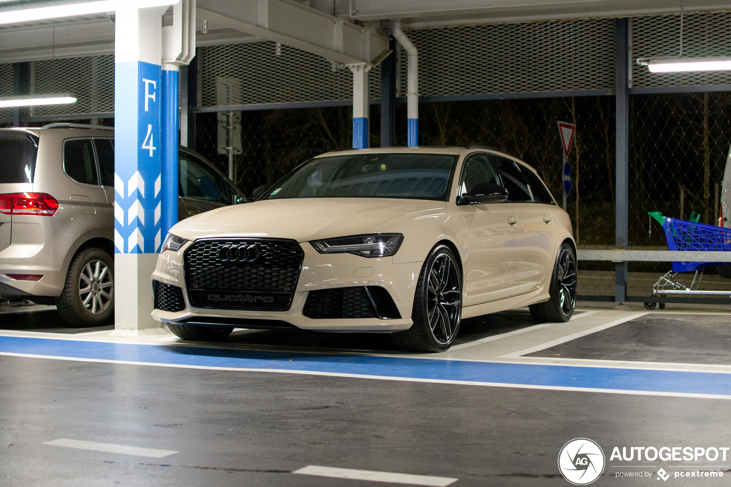 Audi RS6 Avant C7 2015